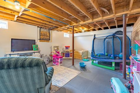 686 Brighton Hill Road Minot ME 04258