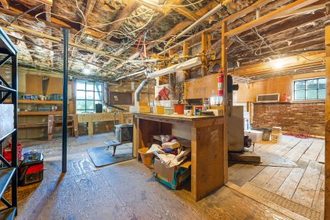 81 Highland Avenue Auburn ME 04210