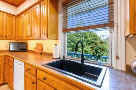 81 Highland Avenue Auburn ME 04210