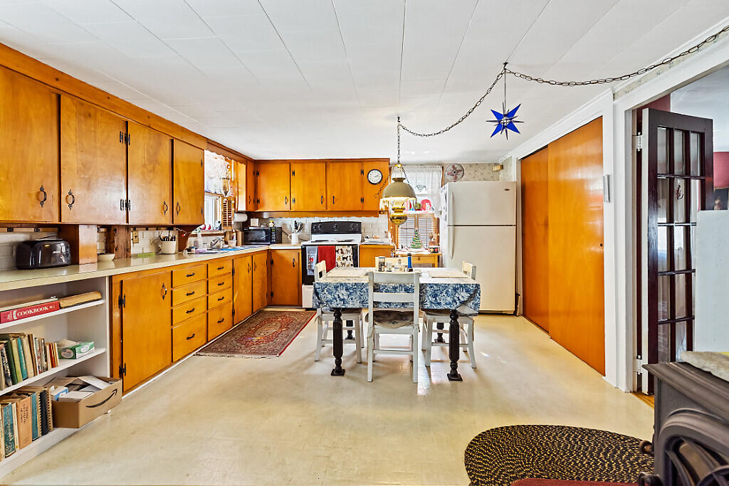 1023 Pond Road Sidney ME 04330