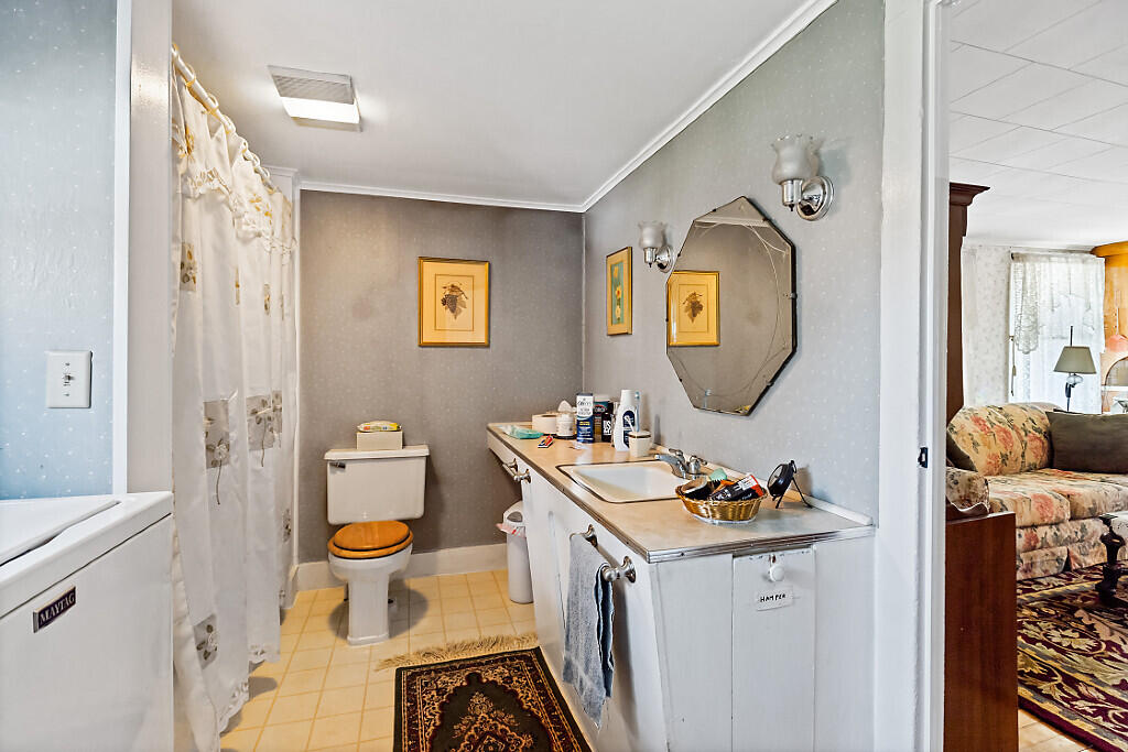 1023 Pond Road Sidney ME 04330