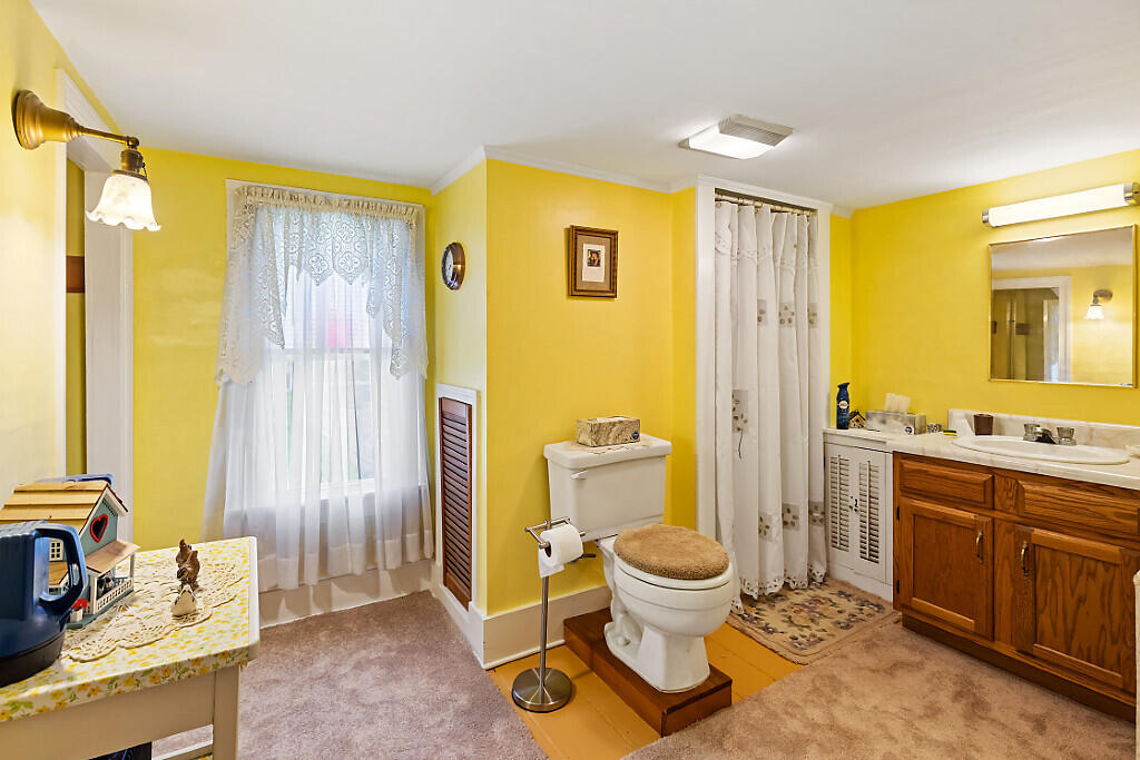 1023 Pond Road Sidney ME 04330
