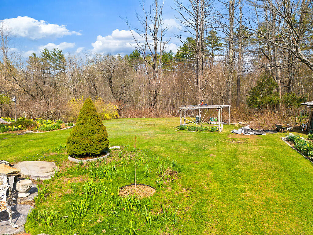1023 Pond Road Sidney ME 04330
