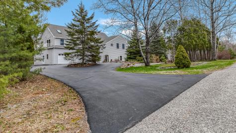 14 Cal Vista Drive Dayton ME 04005
