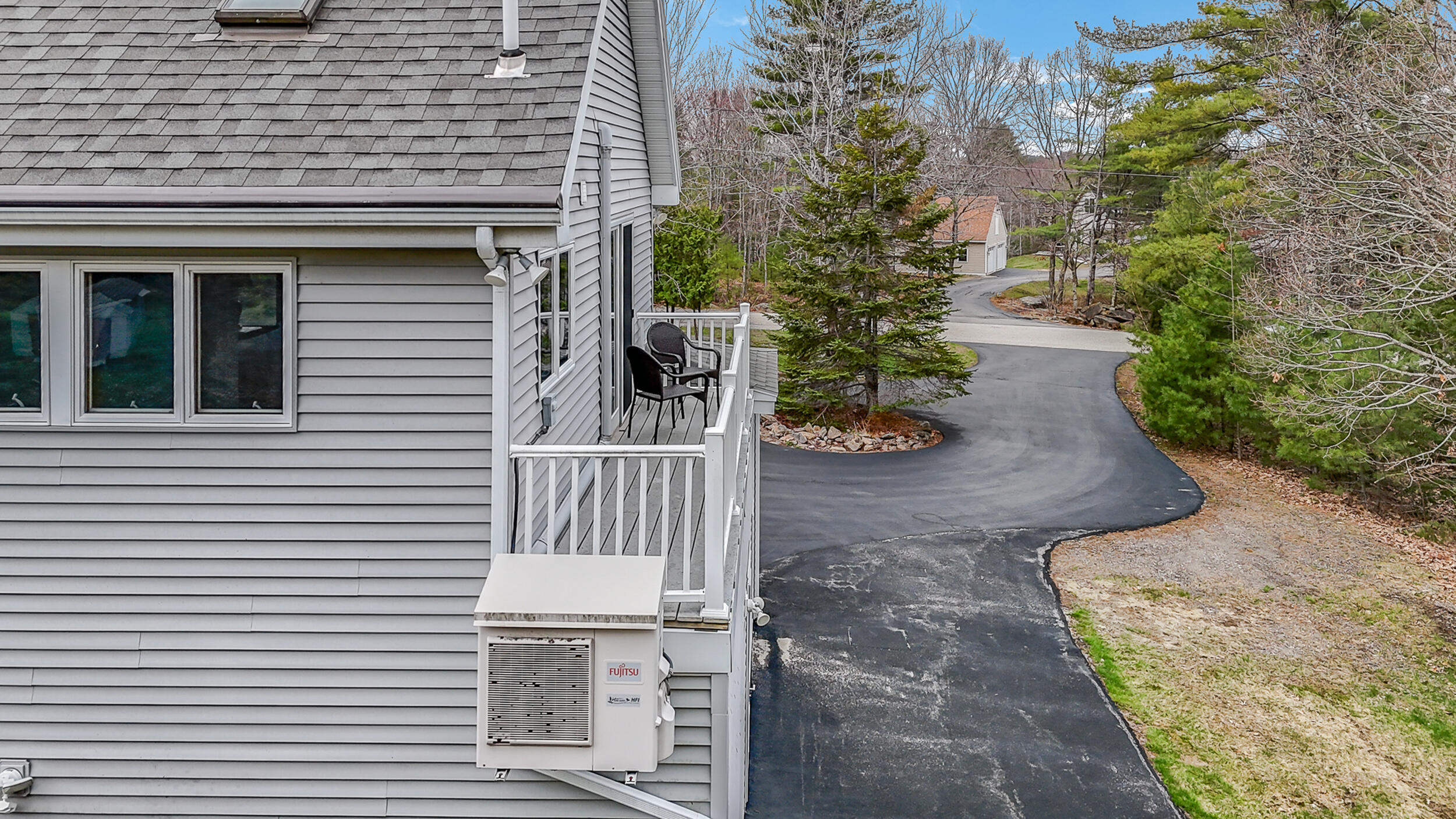 14 Cal Vista Drive Dayton ME 04005