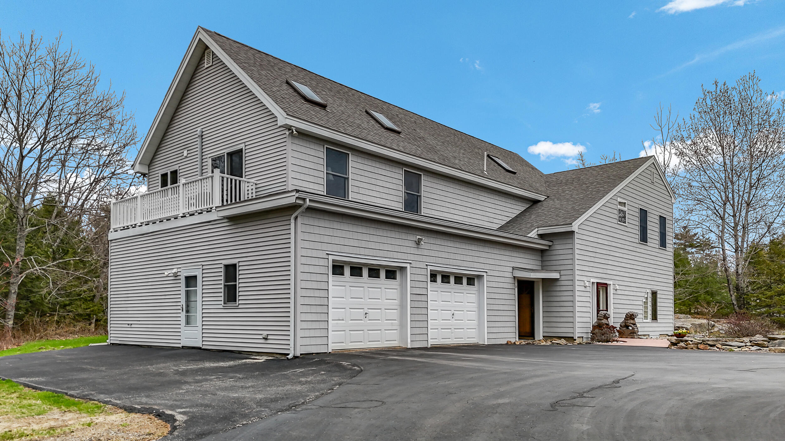 14 Cal Vista Drive Dayton ME 04005
