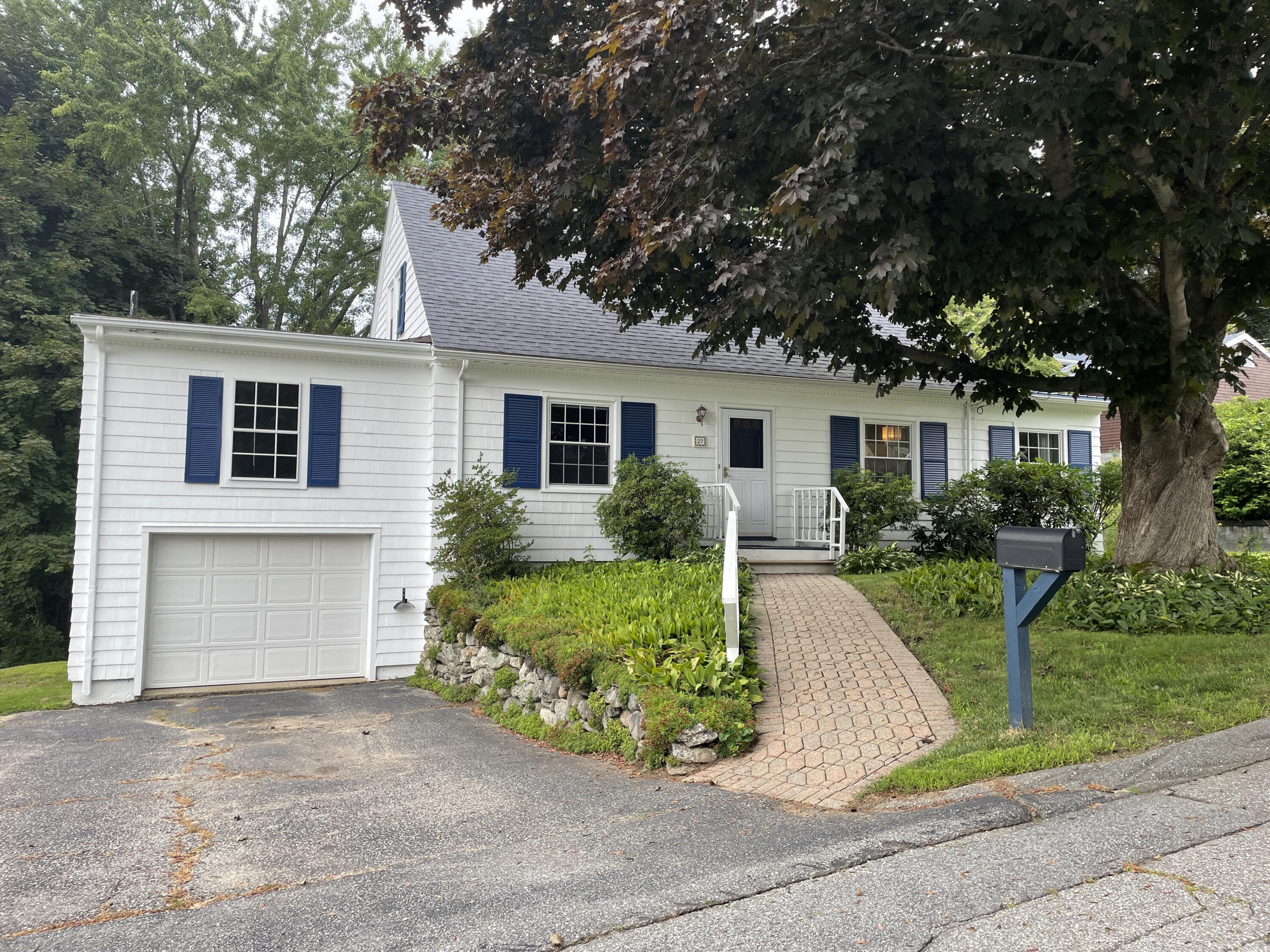 29 Delcliffe Lane Lewiston ME 04240