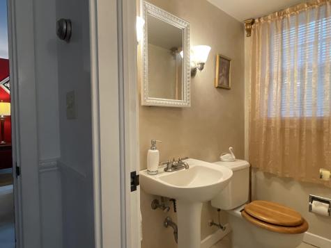 29 Delcliffe Lane Lewiston ME 04240