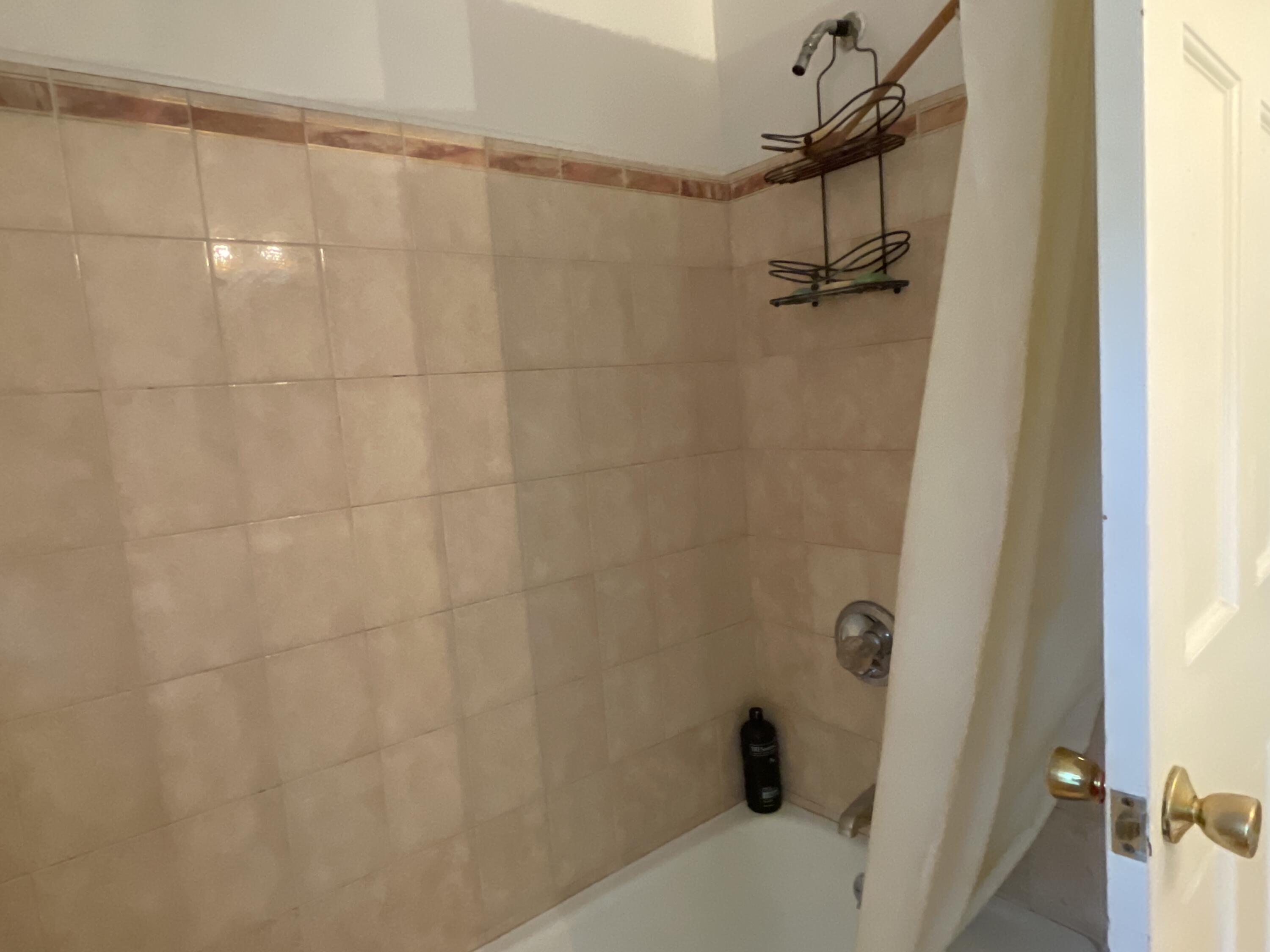 29 Delcliffe Lane Lewiston ME 04240