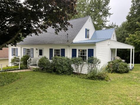 29 Delcliffe Lane Lewiston ME 04240