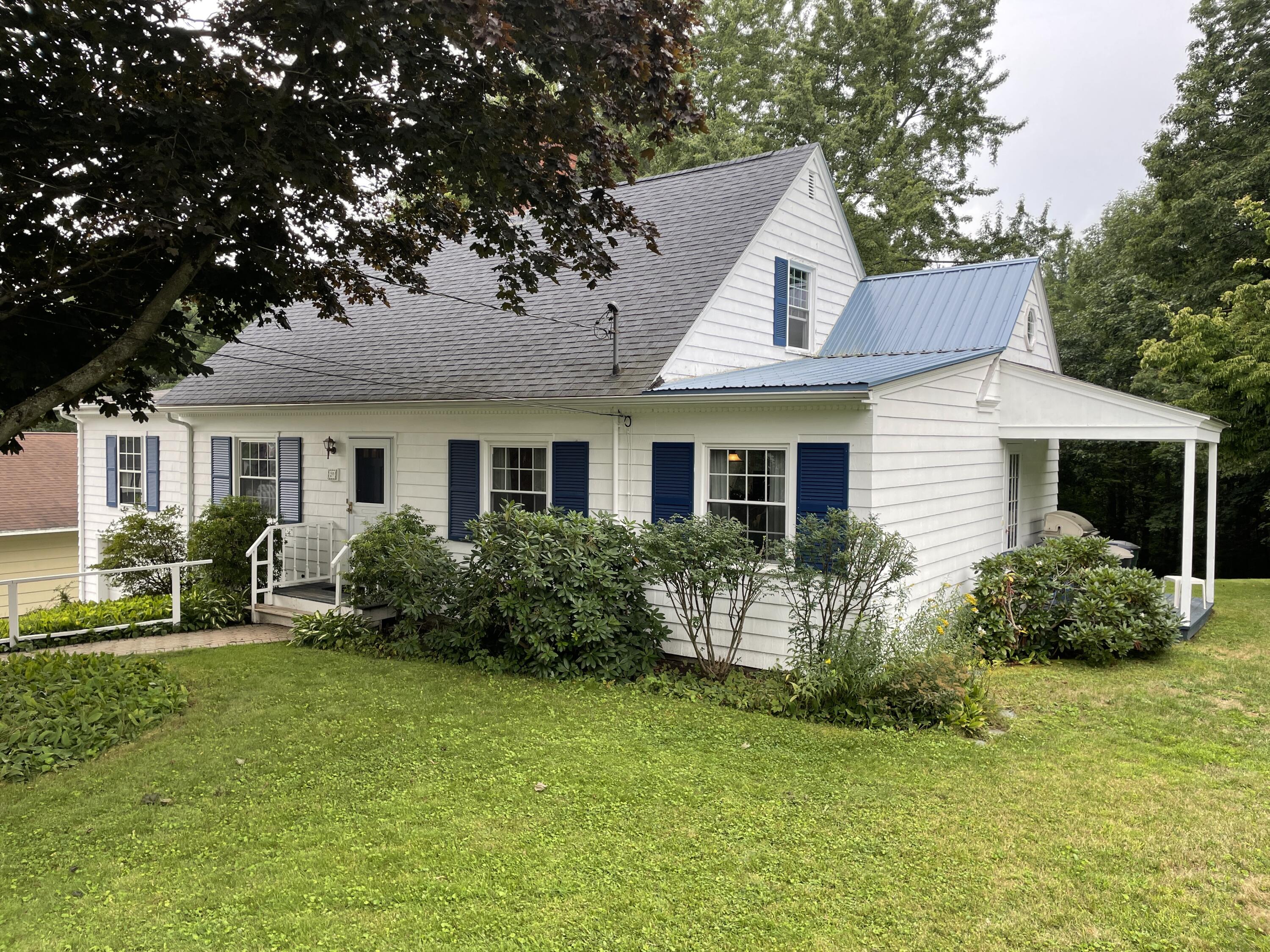 29 Delcliffe Lane Lewiston ME 04240