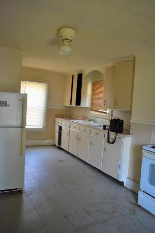 13 Lincoln Drive Lewiston ME 04240