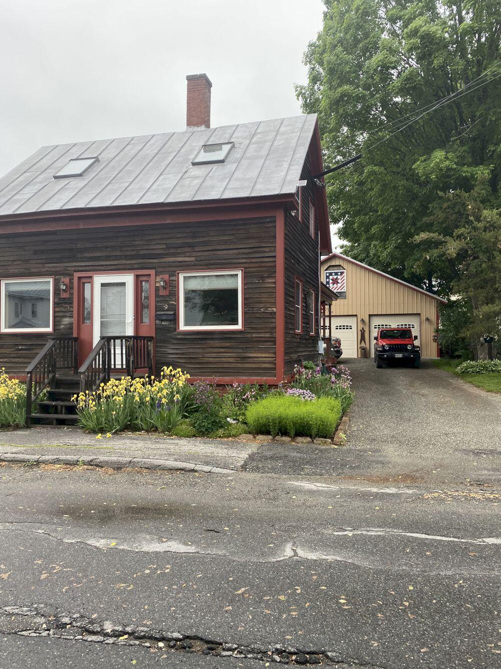 9 Lawton Street Skowhegan Maine Real Estate Listing MLS 1561288