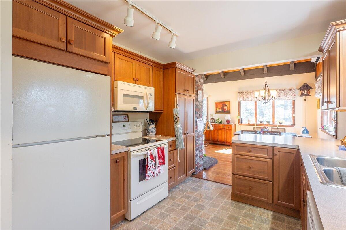 50 Woodledge Lane Thomaston ME 04861
