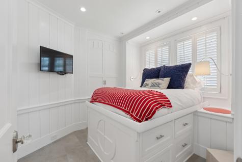 1 Harris Lane Kennebunk ME 04043