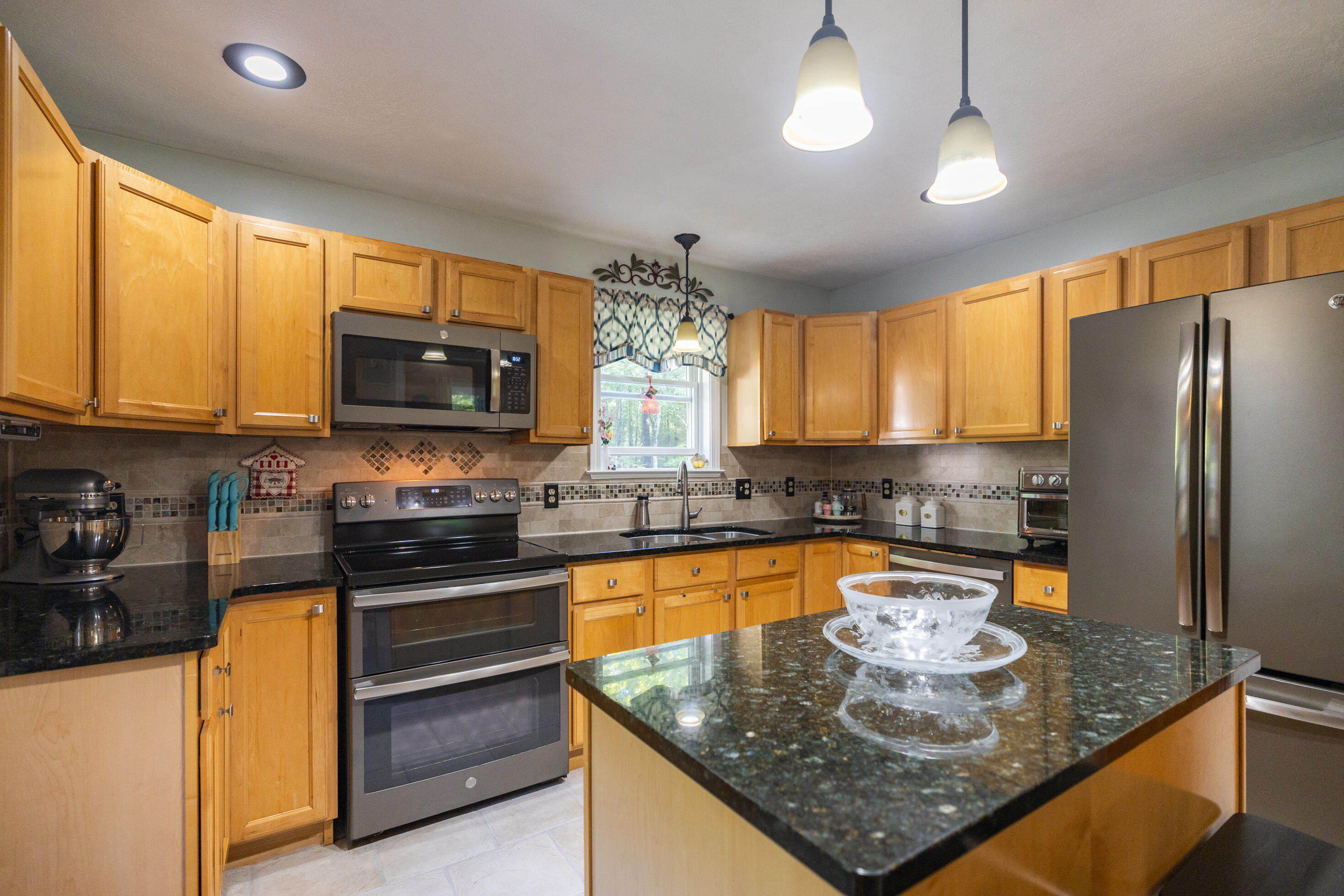 76 Punkintown Road Eliot ME 03903