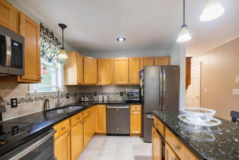 76 Punkintown Road Eliot ME 03903