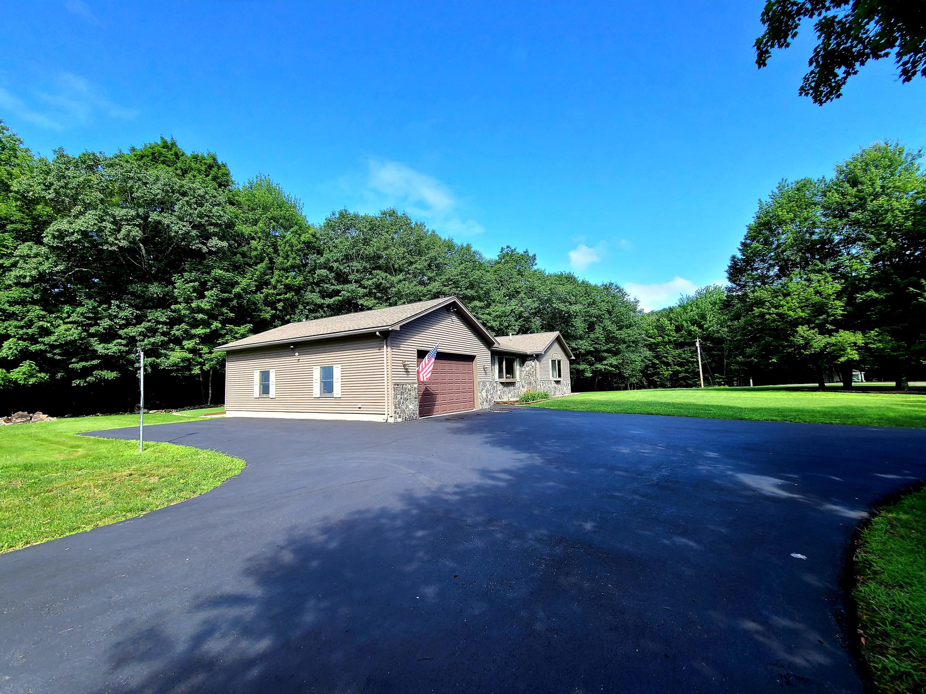 5 Acorn Lane Lewiston ME 04240