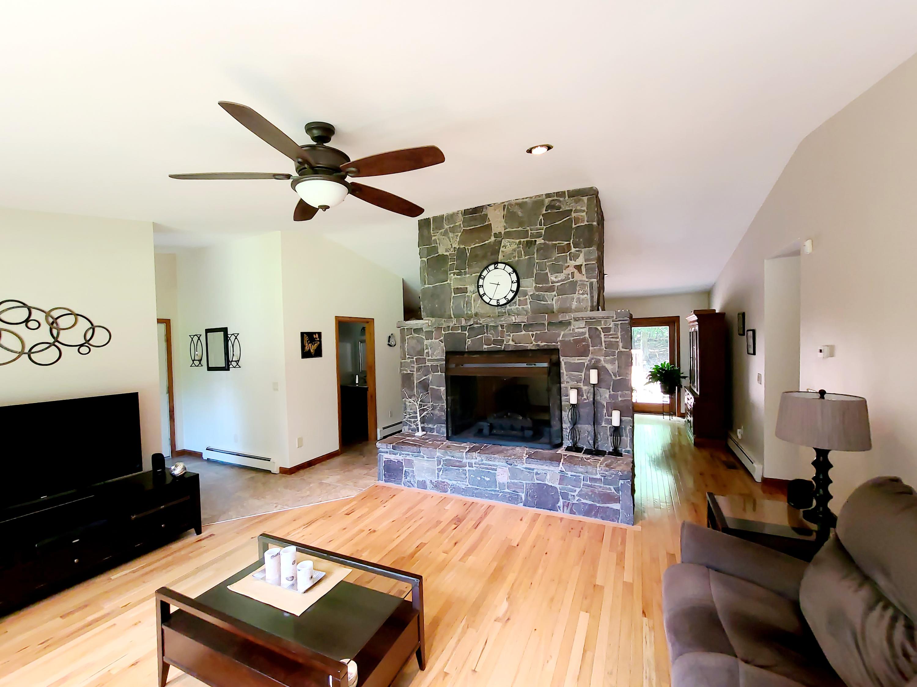 5 Acorn Lane Lewiston ME 04240