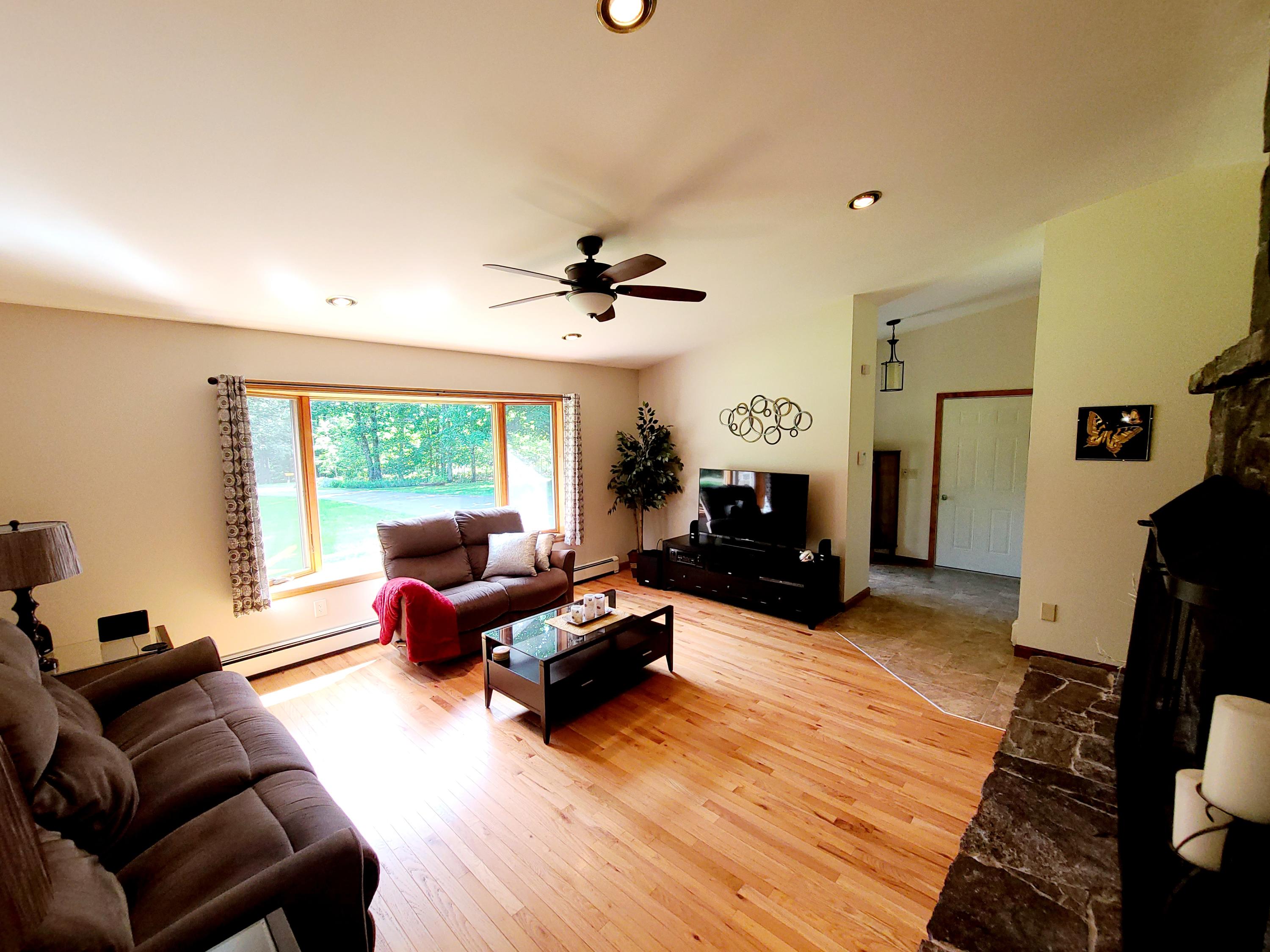 5 Acorn Lane Lewiston ME 04240