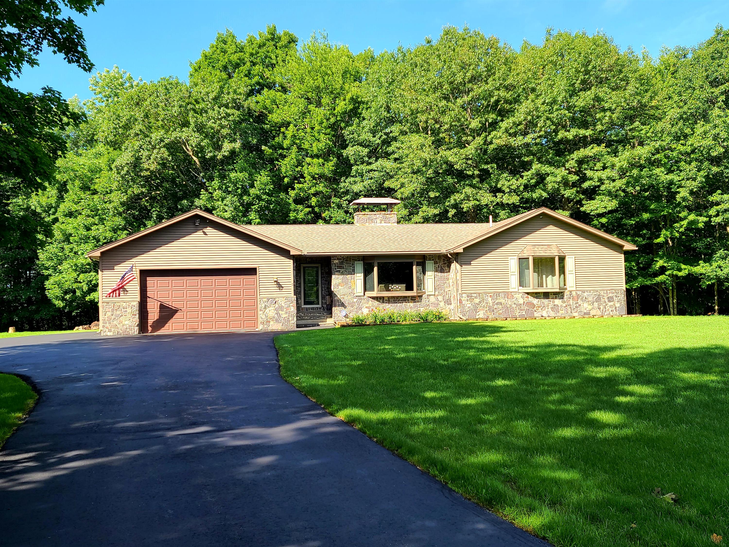 5 Acorn Lane Lewiston ME 04240