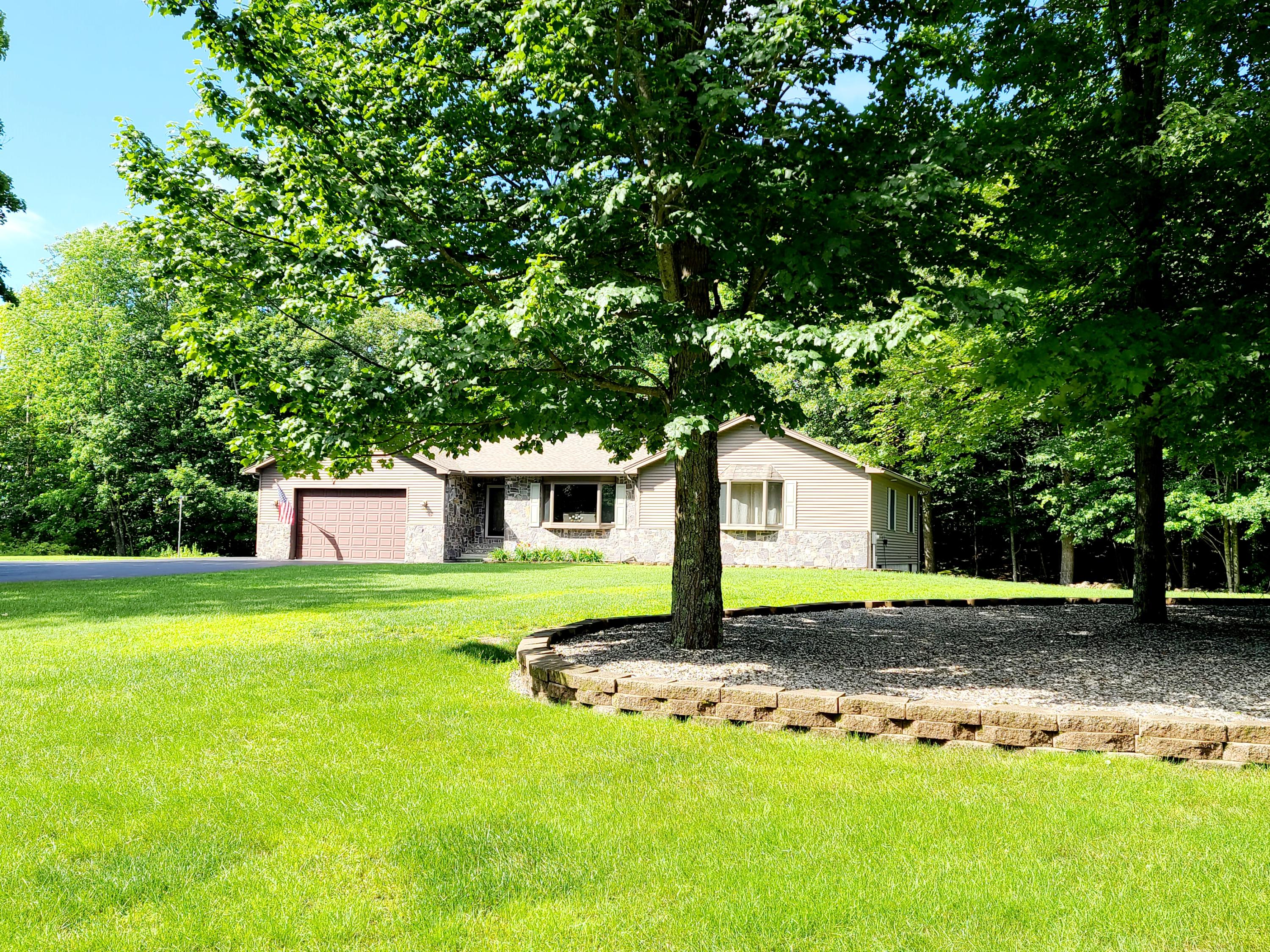 5 Acorn Lane Lewiston ME 04240