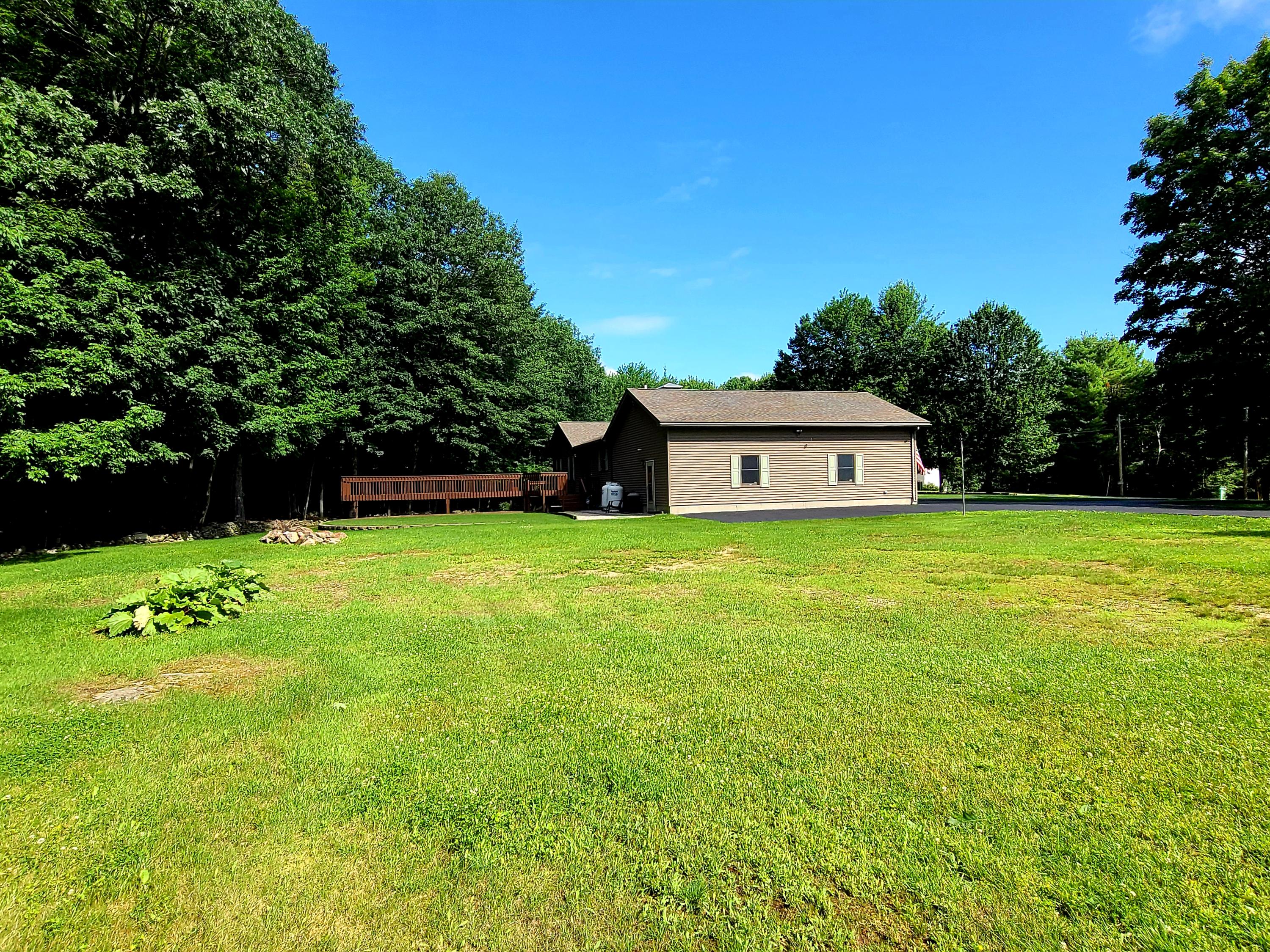 5 Acorn Lane Lewiston ME 04240