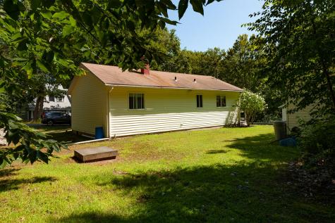 10 Dean Road York ME 03909