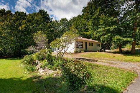 10 Dean Road York ME 03909