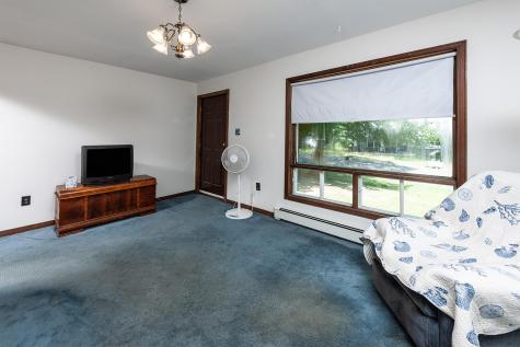 10 Dean Road York ME 03909