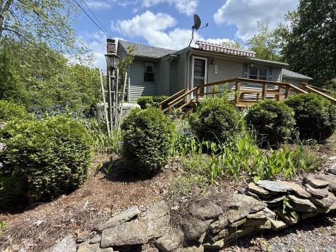 22 Sand Hill Road Wiscasset ME 04578