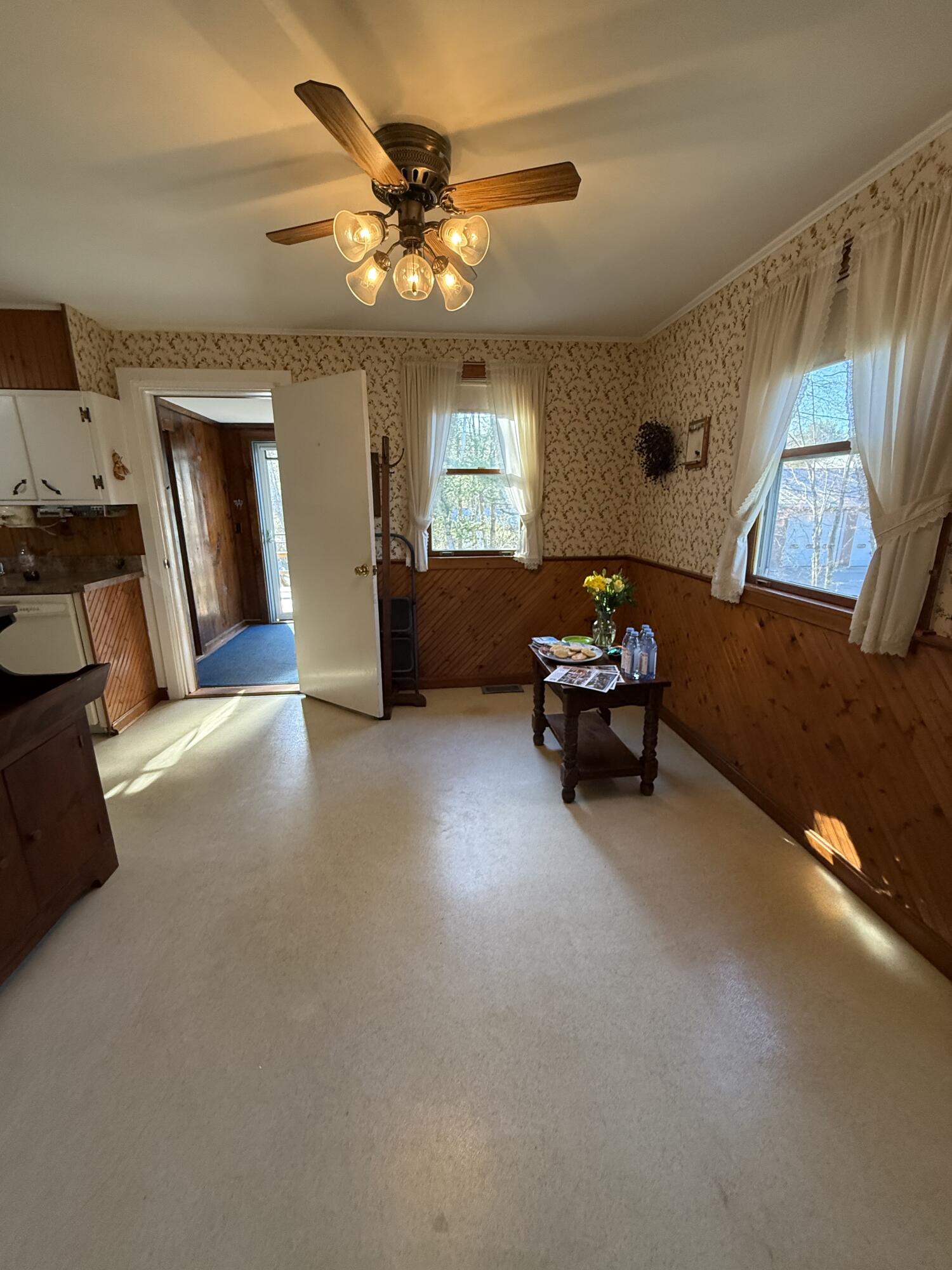 22 Sand Hill Road Wiscasset ME 04578