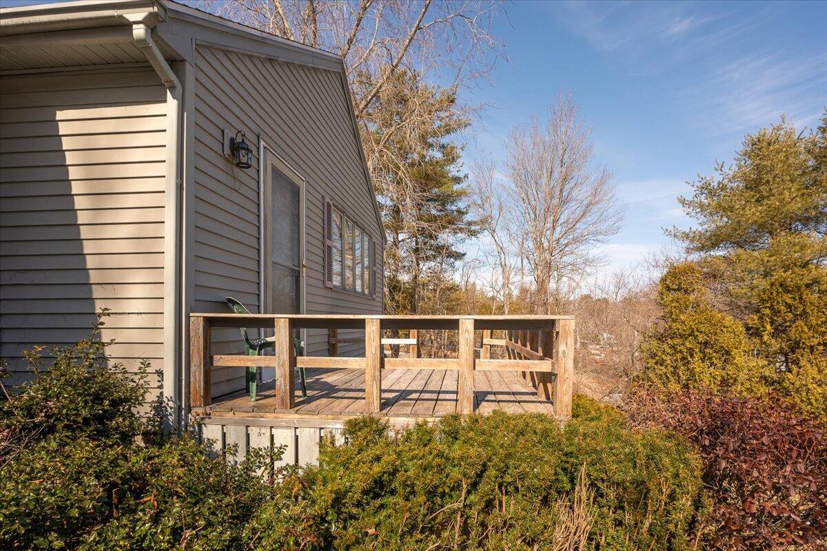 22 Sand Hill Road Wiscasset ME 04578