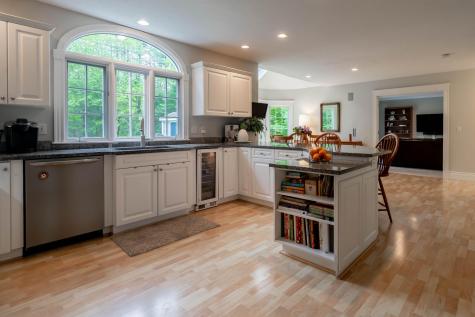 16 Aster Lane Falmouth ME 04105