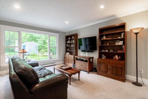 16 Aster Lane Falmouth ME 04105