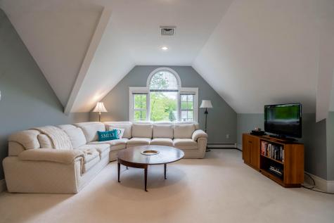 16 Aster Lane Falmouth ME 04105