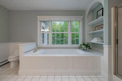 16 Aster Lane Falmouth ME 04105
