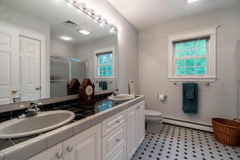 16 Aster Lane Falmouth ME 04105