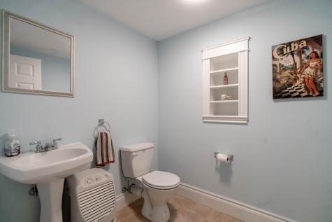 16 Aster Lane Falmouth ME 04105