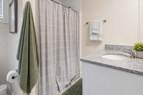 690 Auburn Street Portland ME 04103