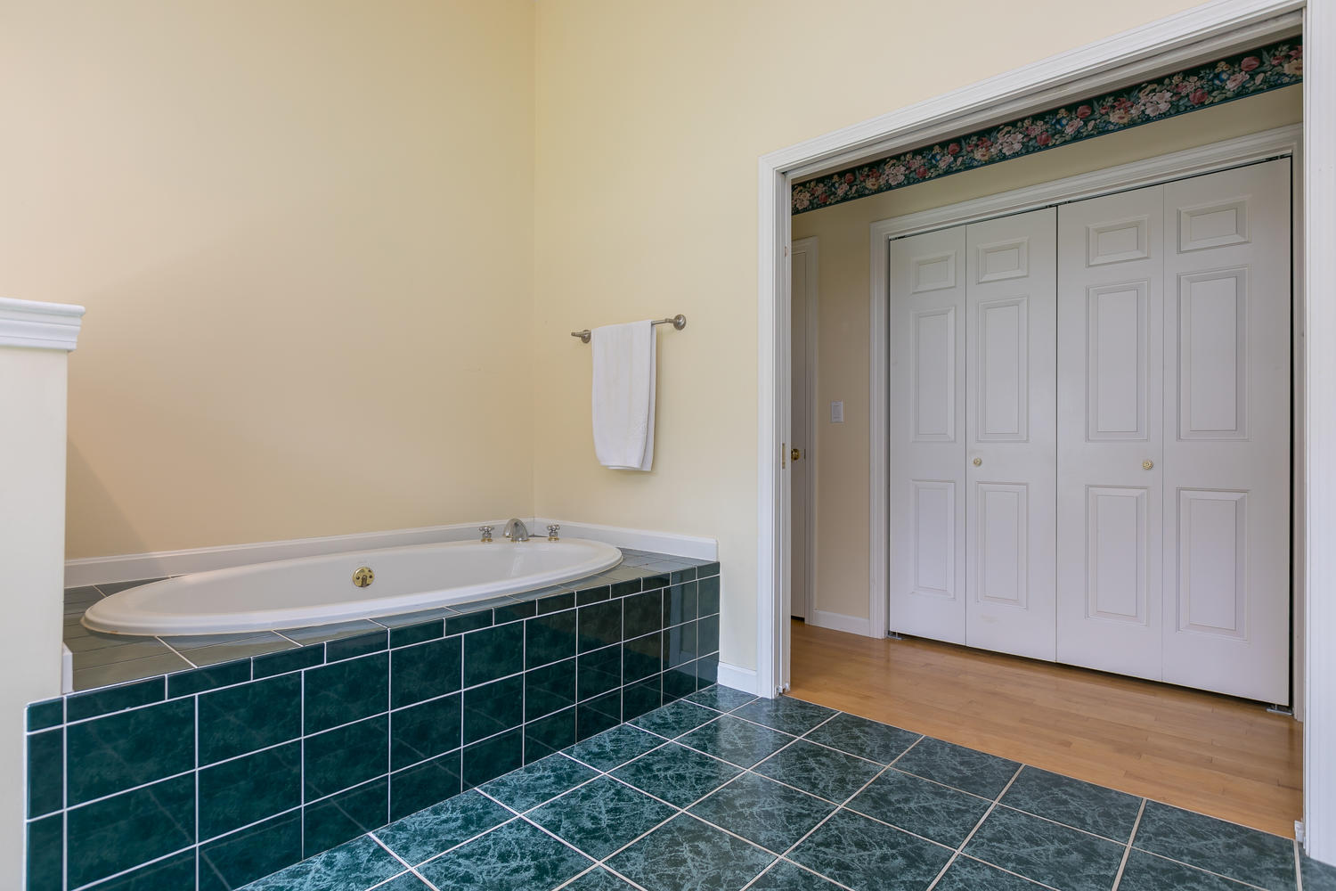 32 Colonial Drive Durham ME 04222