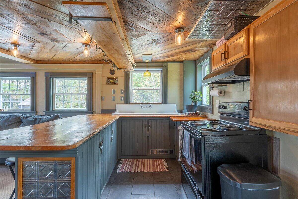 33 Blake Farm Road Edgecomb ME 04556