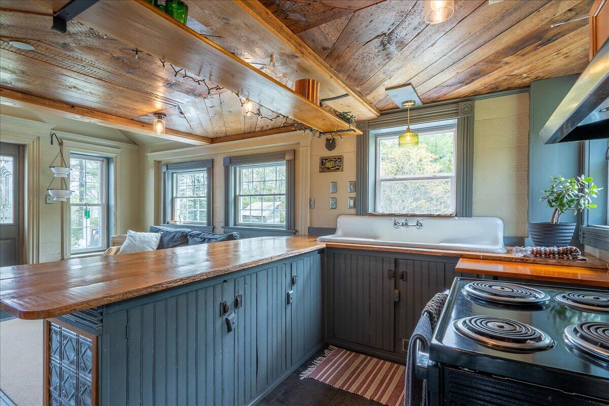 33 Blake Farm Road Edgecomb ME 04556
