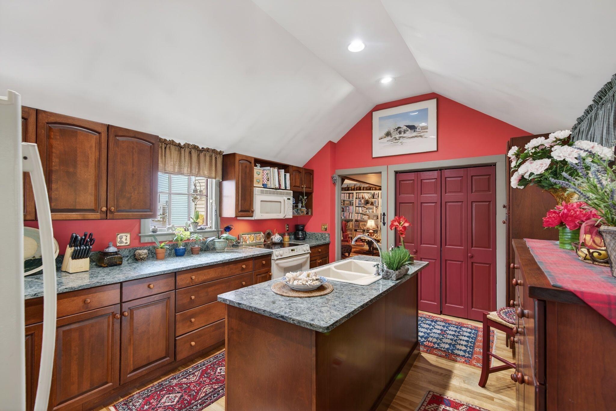9 Summer Street Kennebunk ME 04043