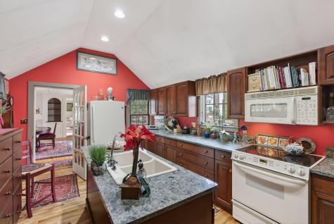 9 Summer Street Kennebunk ME 04043