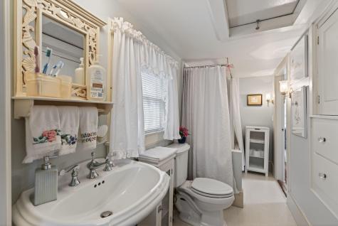 9 Summer Street Kennebunk ME 04043