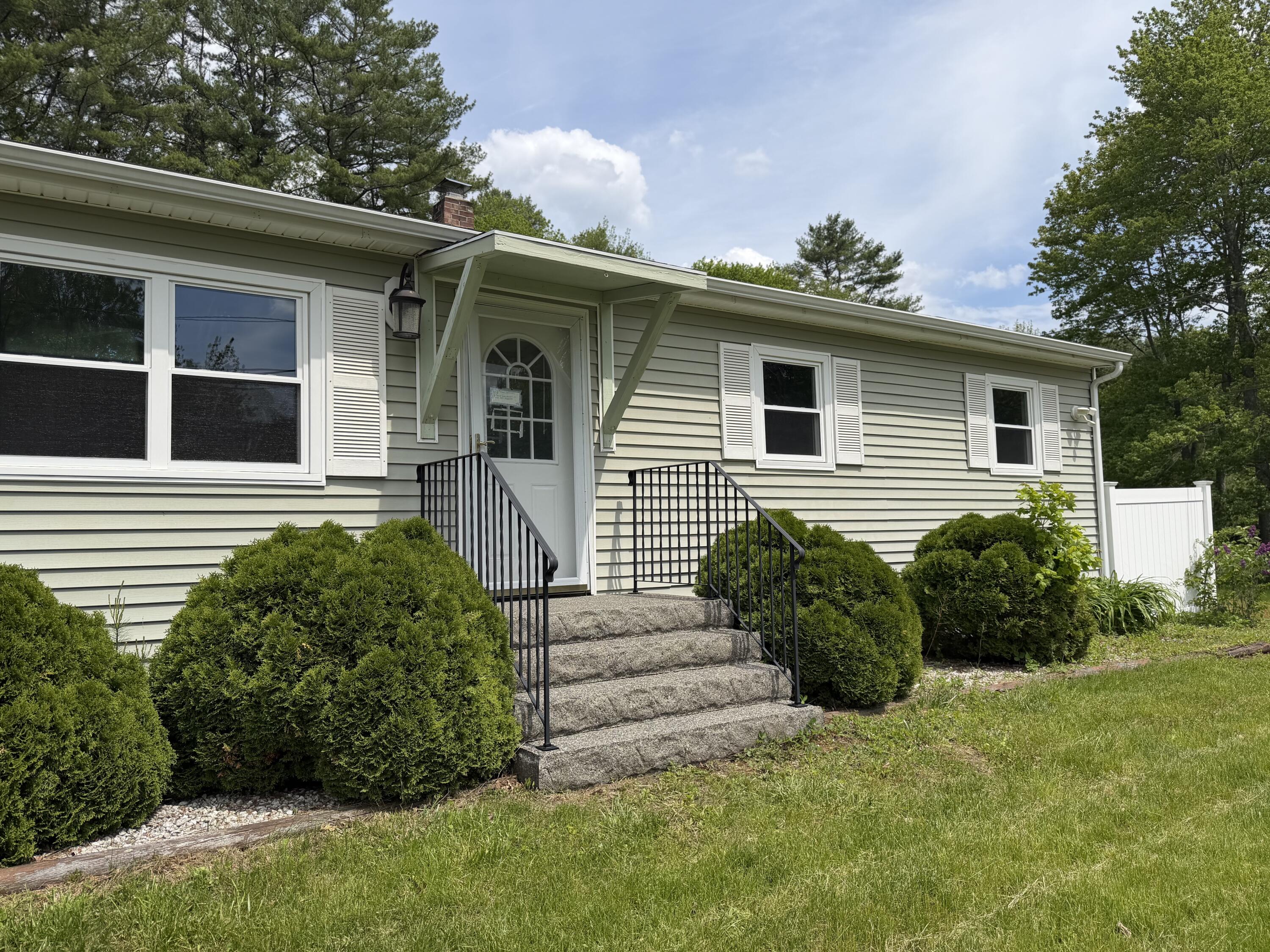 231 River Road Topsham ME 04086