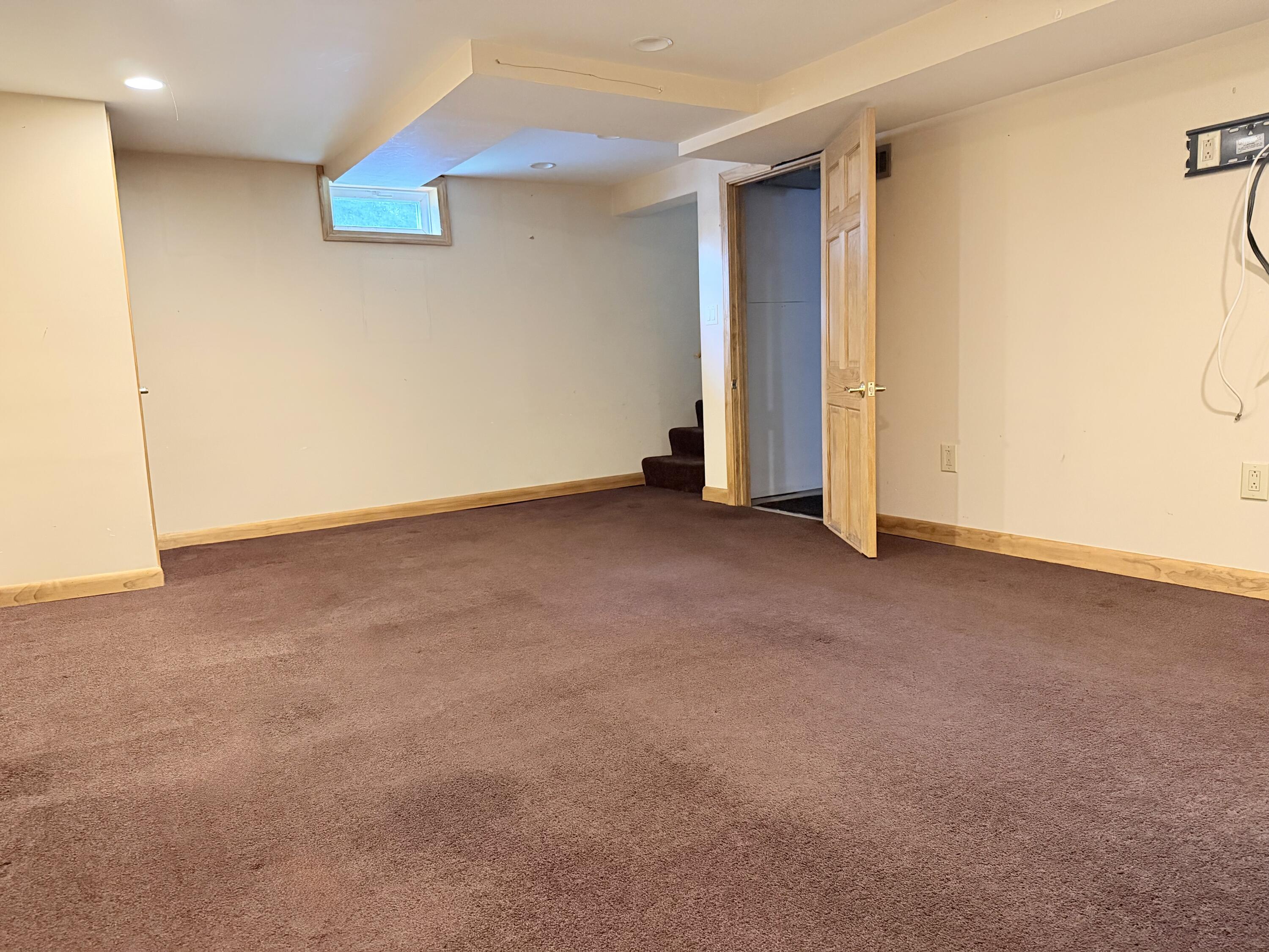 231 River Road Topsham ME 04086