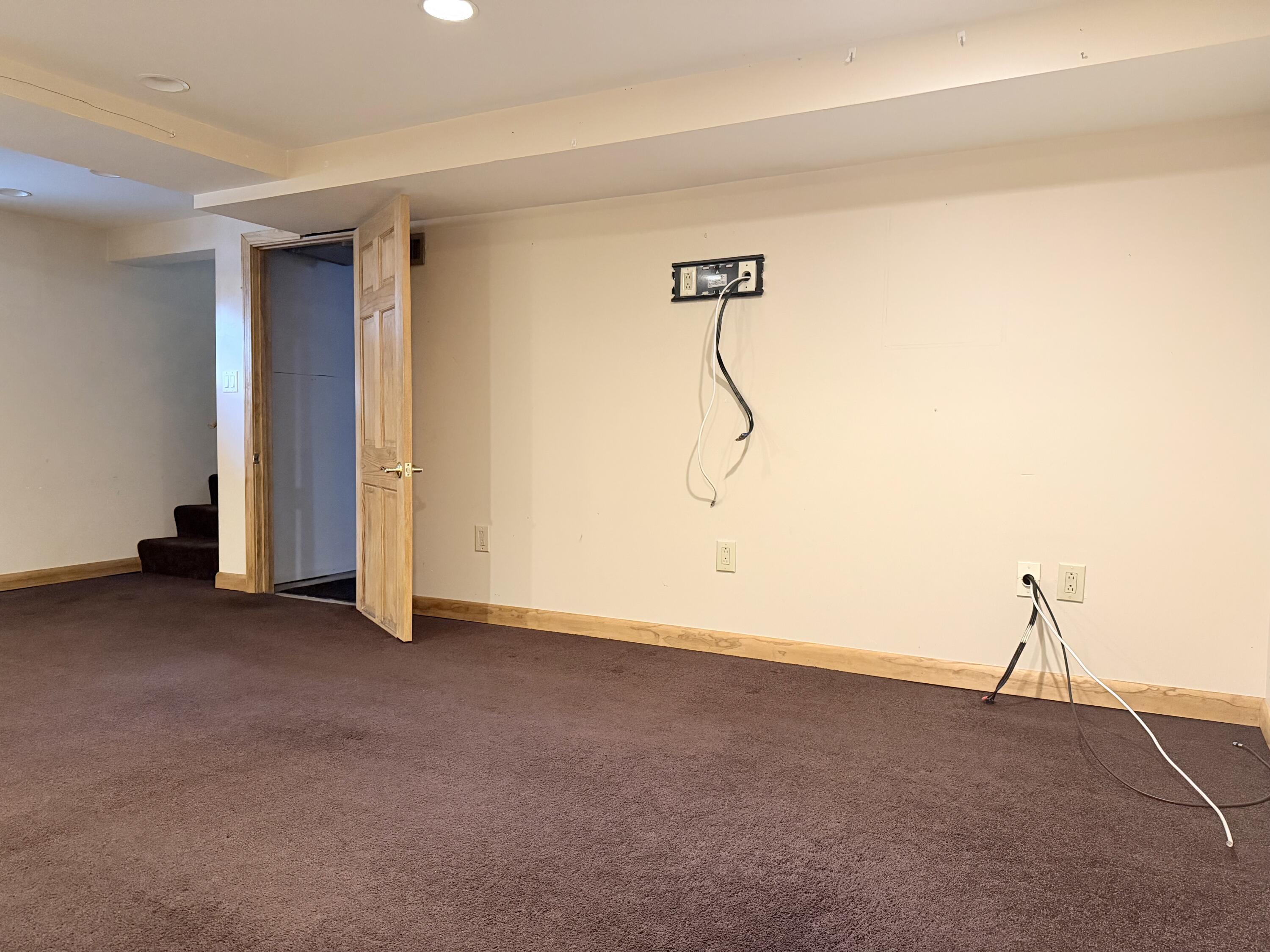 231 River Road Topsham ME 04086