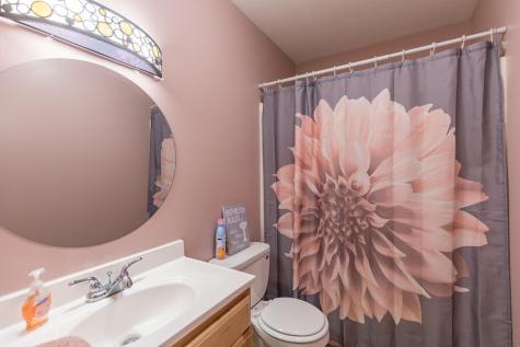 26 Lisa Lane Naples ME 04055